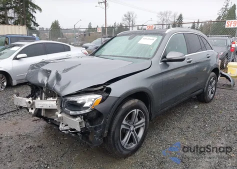 2017 Mercedes Glc300 4Matic z USA, uszkodzony, nr VIN WDC0G4KB3HF158658